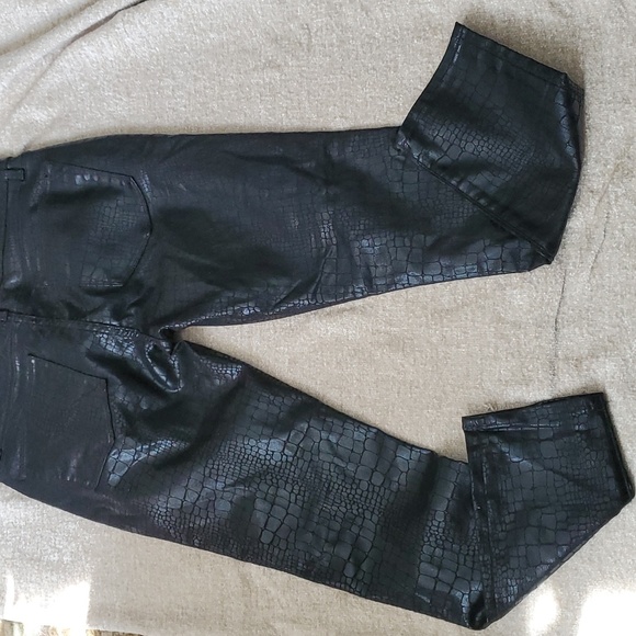 Frame woman's  black croc print  stretch ankle crop pants size 28 - Picture 10 of 13